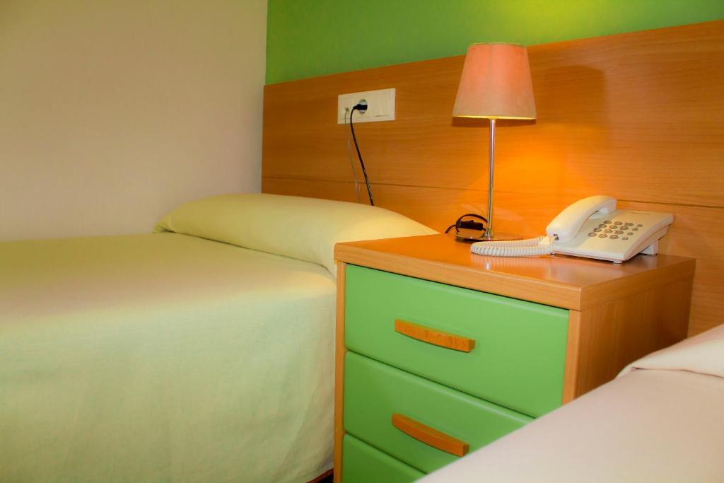 Hotel Restaurante Caracho Corella Room photo